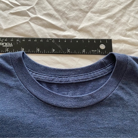 Vans short sleeve T-shirt pit to pit measurement 20 inches blue with decal - Picture 7 of 14